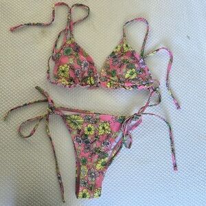 2 piece swimsuit (bikini)